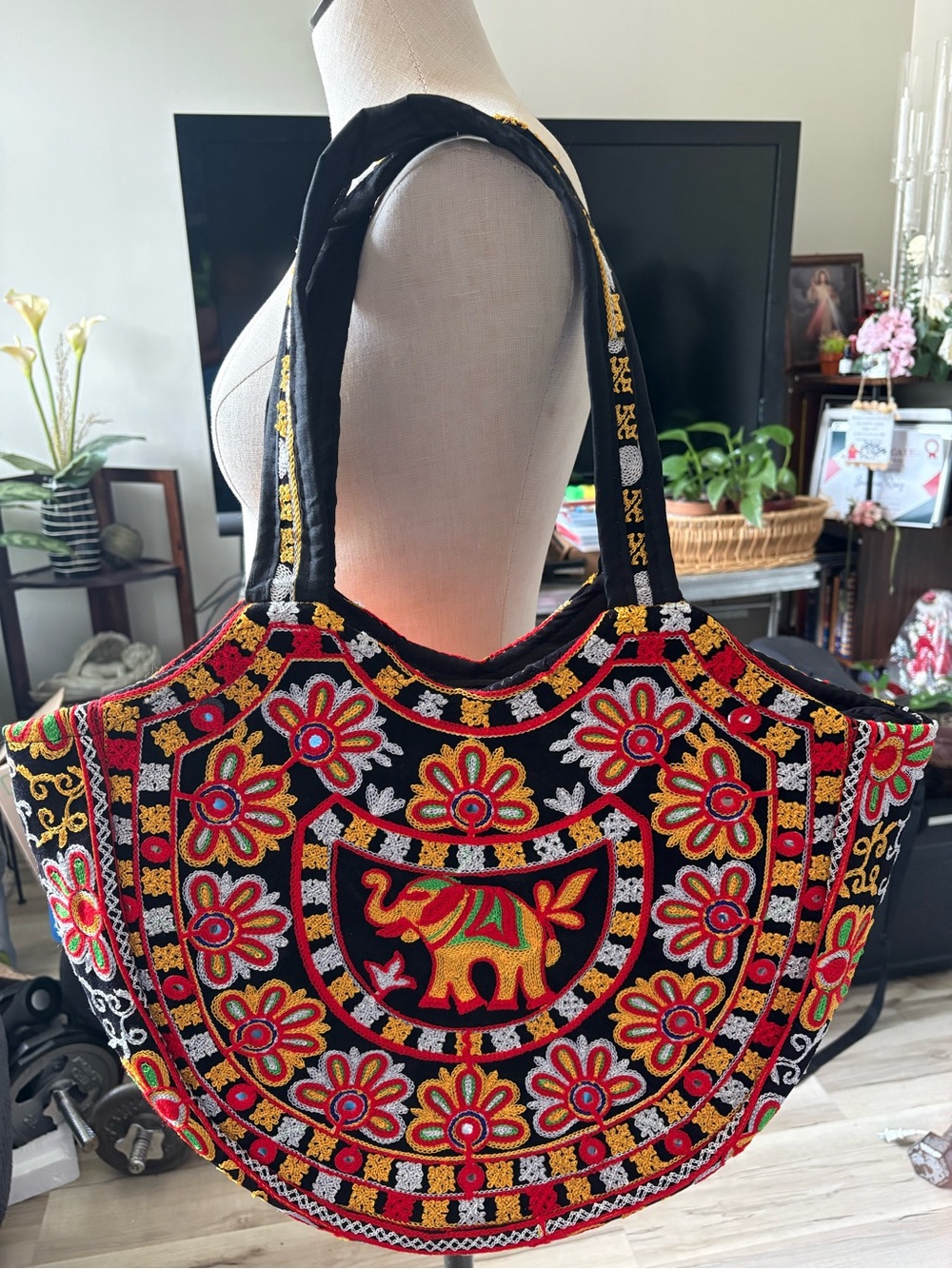 Embroidered Elephant Floral Tote Bag - Black & Red